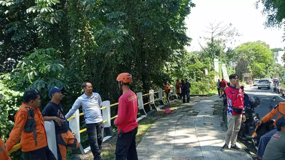 Pencarian Dramatis di Sungai Cipakancilan: Misteri Wanita Diduga Terjun dari Jembatan Paledang Tanpa Jejak