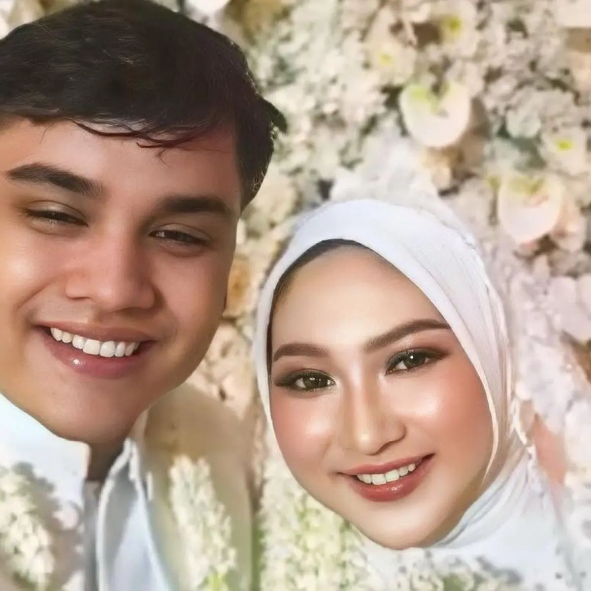 Mengutamakan Keinginan Putra, Denada Pilih Absen di Momen Sakral Pernikahan Ressa Rossano