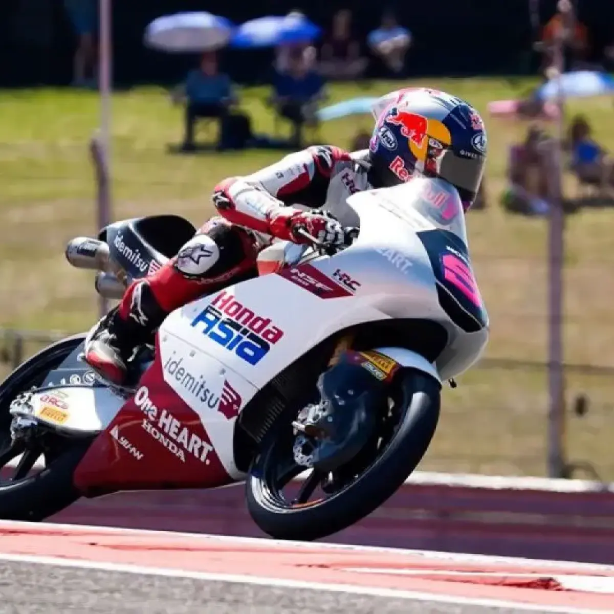 Pembalap Honda Team Asia Veda Ega Pratama harus puas memulai start dari urutan ke-17 Moto3 Spanyol. [motogp.com/pri](https://motogp.com/pri)