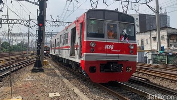 Tren Perpindahan Mobilitas Warga Jabodetabek: Mengapa KRL Commuter Line Jadi Pilihan Utama Komuter?
