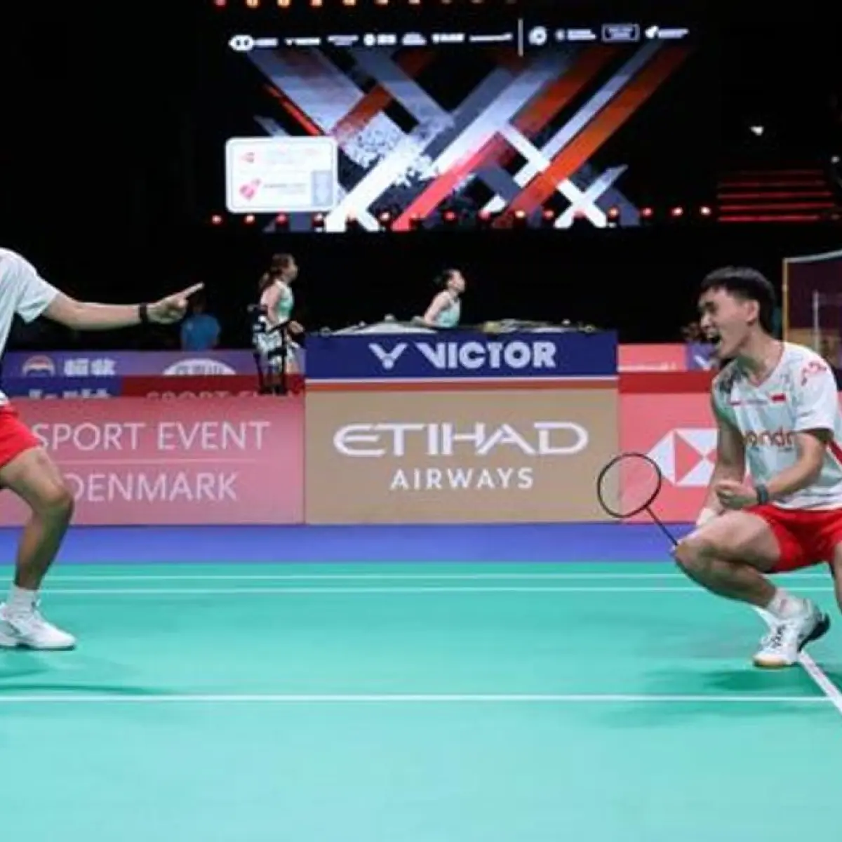Ganda putra Indonesia Fajar Alfian/Nikolaus Joaquin mengalahkan Peeratchai Sukphun/Pakkapon Teeraratsakul dari Thailand19-21, 21-17, dan 25-23 pada laga partai keempat Grup D Piala Thomas 2026 di Forum Horsens, Denmark, Minggu (26/4). (foto: PBSI)