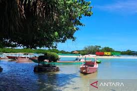 Cuaca cerah di kawasan Pantai Pasir Perawan, Kabupaten Kepulauan Seribu, Jakarta, Senin (17/11/2025). ANTARA/Mario Sofia Nasution/aa.
