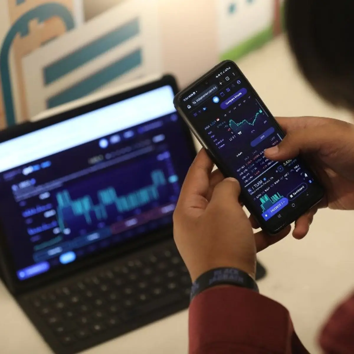 Di Luar Dugaan, Saham BREN dan DSSA Justru Melonjak Pasca-Degradasi dari LQ45 dan IDX80