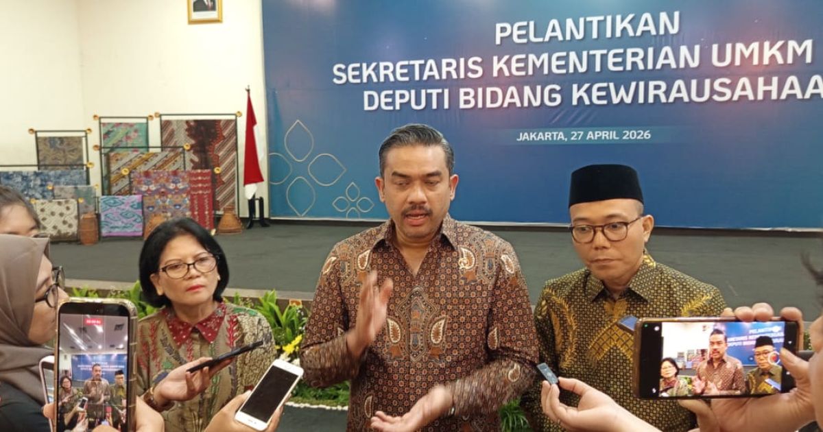 Menteri Usaha Mikro, Kecil, dan Menengah (UMKM) Maman Abdurrahman resmi melantik pejabat baru dalam Jabatan Pimpinan Tinggi Madya di lingkungan Kementerian UMKM, Senin (27/4/2026),Foto.Lexi.