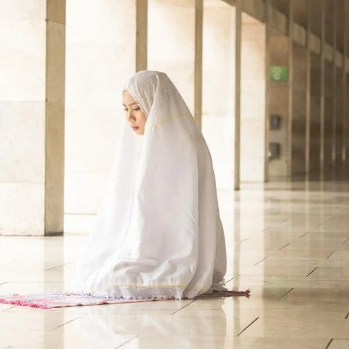 Foto: Ilustrasi berdoa (Getty Images/iStockphoto/CreativaImages)