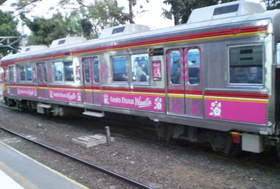 Usulan Pemindahan Gerbong Khusus Wanita ke Tengah KRL: Respons Kementerian PPPA Pasca Insiden Bekasi Timur