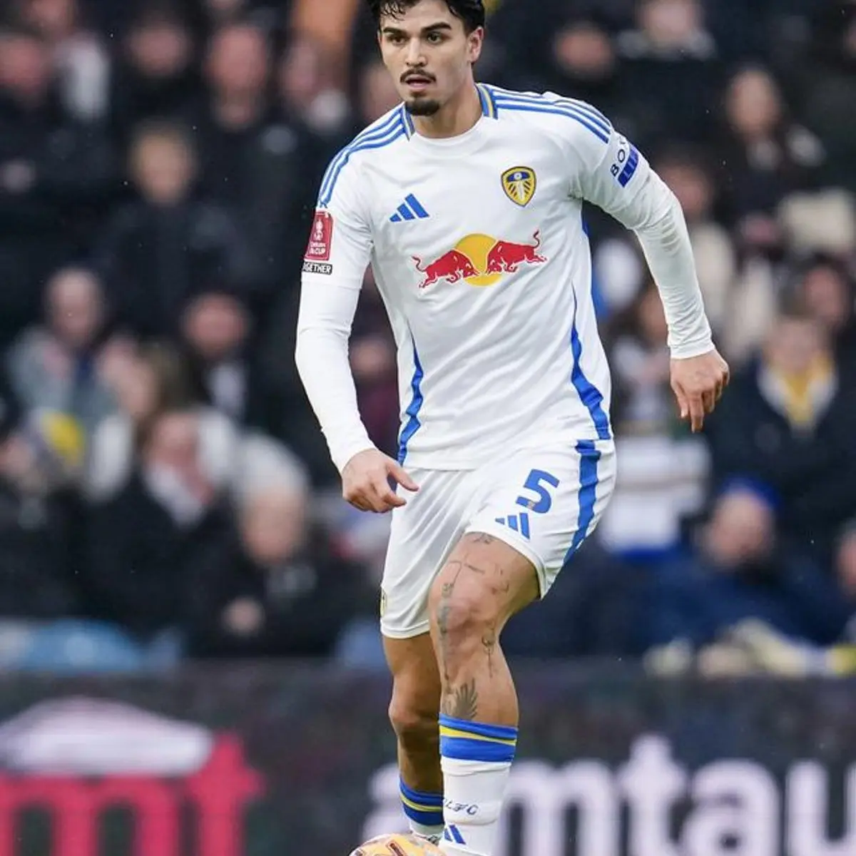 Bek Leeds United, Pascal Struijk. (Bola.com/Dok.X Leeds United).
