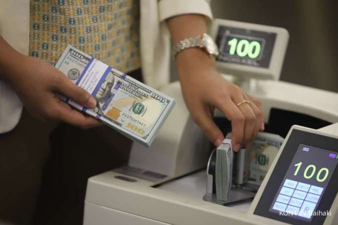 Ilustrasi: Melemahnya Rupiah Mendorong Masyarakat Cari Lindung Nilai Lewat Simpanan Dolar