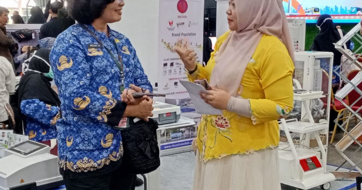 Deta Indriana,SKOM,ME.DIPL, CIDESCO, Memberikan penjelasan dan supervisi Wellnes Station Sesuai SOP Kesehatan Nasional & Internasional.(AL).