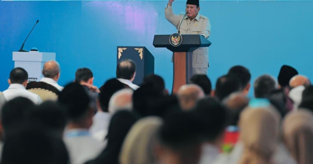 Presiden Prabowo saat memberikan sambutan dalam acara groundbreaking proyek hilirisasi nasional tahap II di Refinery Unit IV Cilacap, Rabu (29/04/2026).foto(Sekneg).