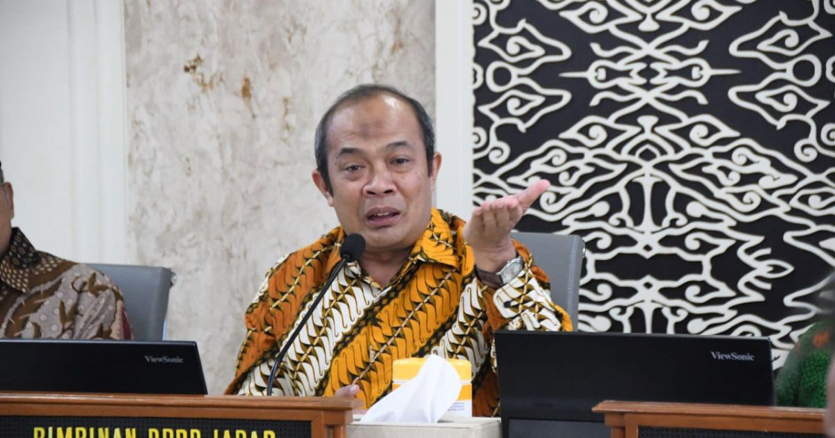 Wakil Ketua DPRD Jawa Barat Iwan Suryawan menegaskan efisiensi anggaran program Makan Bergizi Gratis (MBG) harus difokuskan pada perbaikan distribusi dan rantai pasok, tanpa mengurangi kualitas gizi bagi siswa. (list)