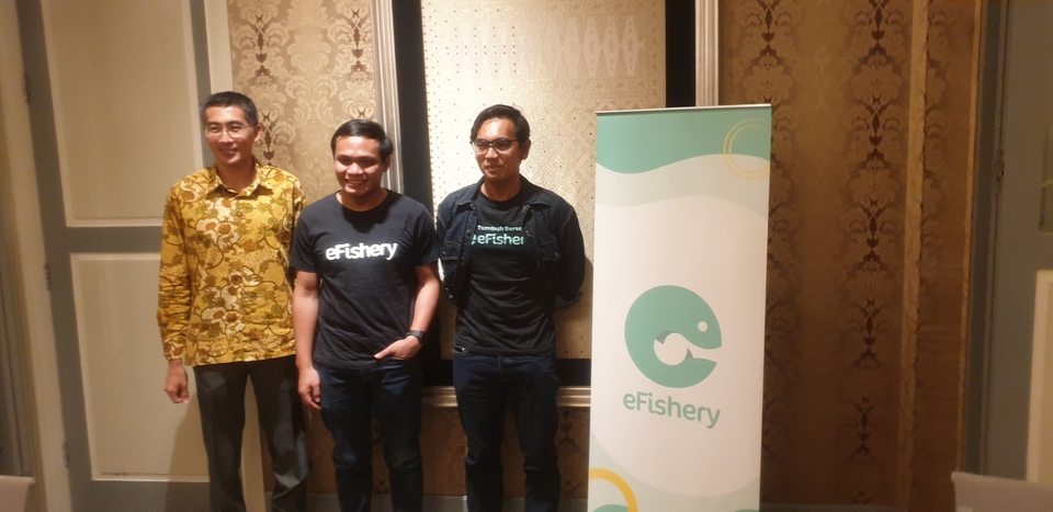 (ki-ka) Managing Director Northstar Group Sidharta Oetama, CEO eFishery Gibran Huzaifah dan Board of Commisioners eFishery Aldi Haryopratomo dalam media gathering di Jakarta, Rabu 12 Januari 2022.  (Beritasatu Photo/Whisnu Bagus)