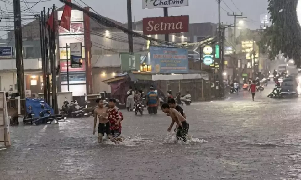 Antisipasi Banjir Dadakan: Cek Penyebab Genangan Air di Pancoran Mas Depok Pasca Hujan Deras