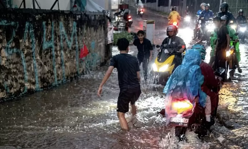 Dampak Hujan Deras Pengaruhi Sejumlah Titik di Kota Depok, Warga Diminta Waspada