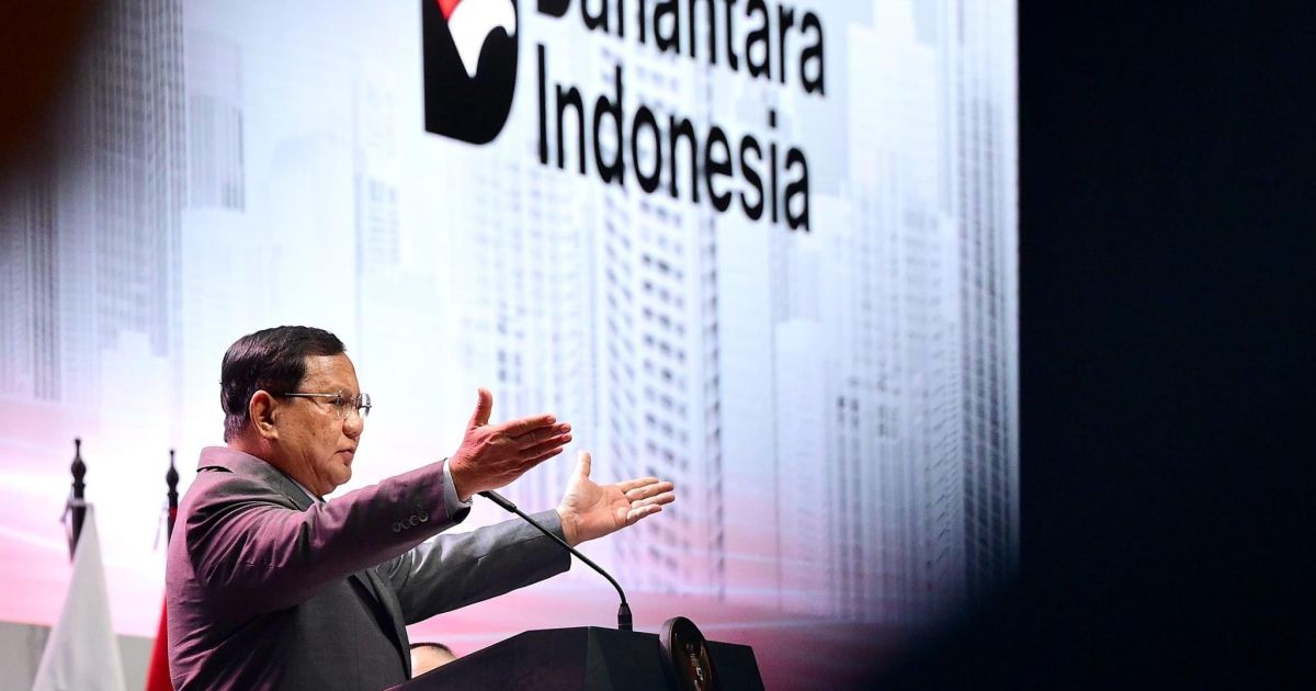 Presiden Prabowo Subianto meresmikan 13 proyek hilirisasi nasional senilai Rp116 triliun di Cilacap guna memperkuat peran Danantara sebagai SWF strategis global. [Foto: Setneg]