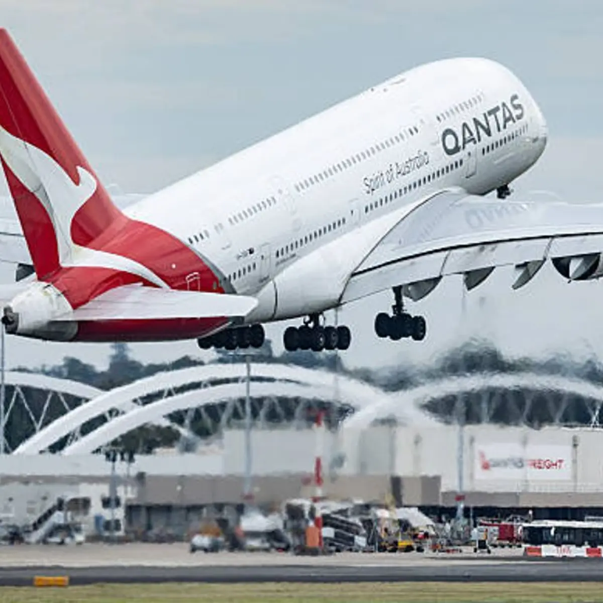Pesawat Qantas di Bandara Sydney pada 10 April 2026 (Foto: Wolter Peeters / The Sydney Morning Herald melalui Getty Images)