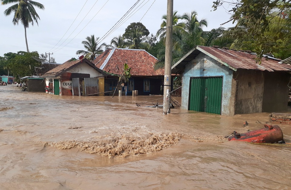 Ilustrasi banjir bandang. (Antara/Nazran)