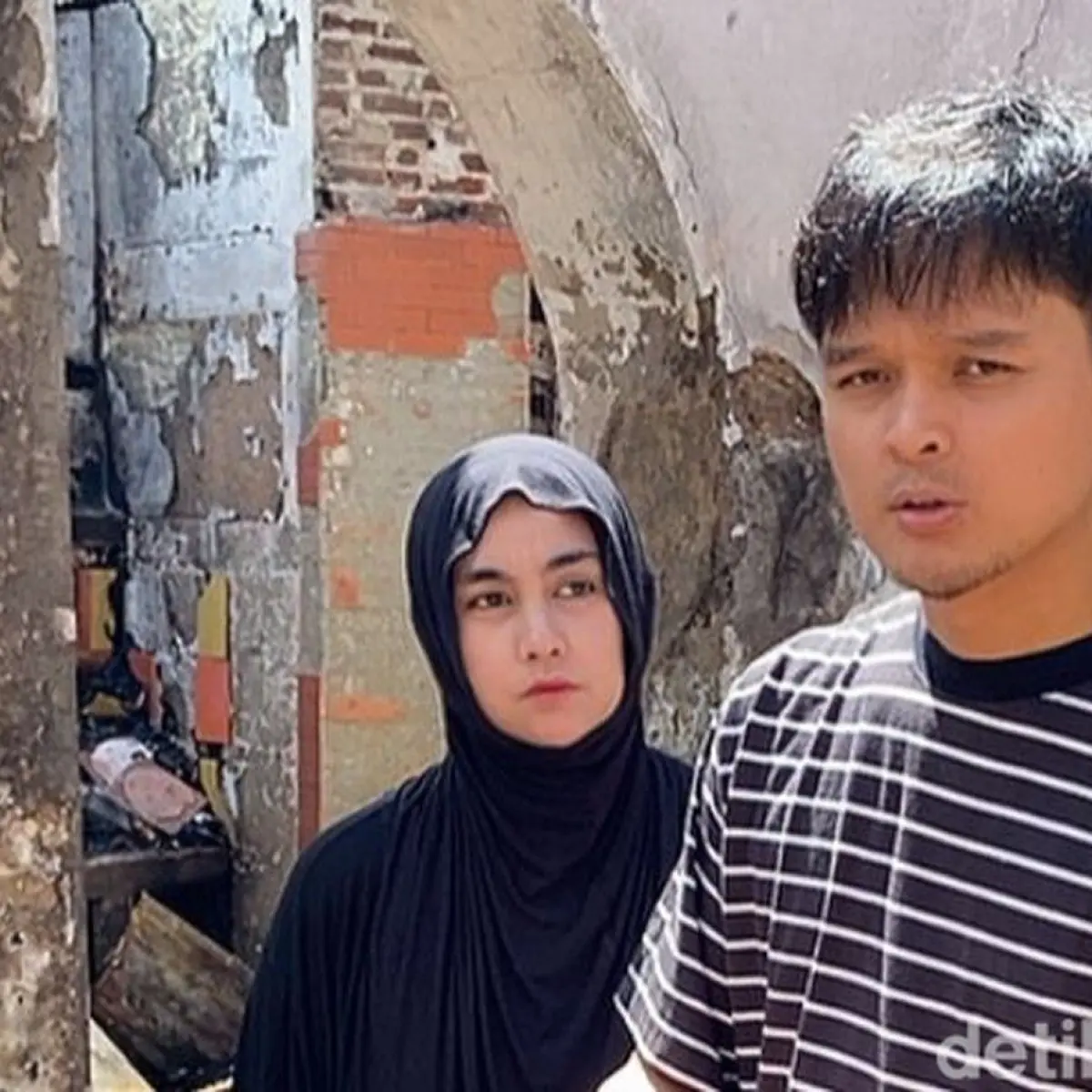 Keajaiban di Tengah Musibah: Ribuan Al-Qur'an Selamat dari Kobaran Api di Kediaman Anisa Rahma dan Anandito Dwis
