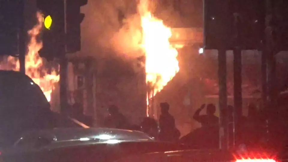 Ketegangan Peringatan Hari Buruh di Bandung: Fasilitas Umum Jadi Sasaran Aksi Massa Berpakaian Hitam