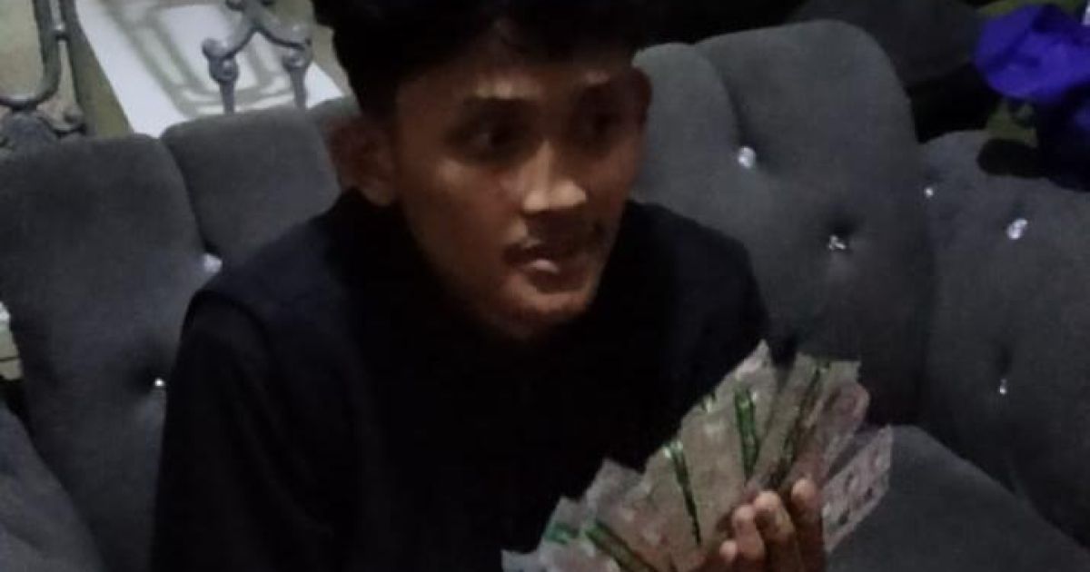 Bermula dari laporan warga, Polsek Cigudeg berhasil mengungkap kasus penjualan obat keras di Cigudeg Kidul. Satu pelaku diamankan bersama ratusan butir Tramadol sebagai barang bukti. (Dede Surya).
