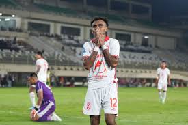Ekspresi Yakob Sayuri dalam pertandingan Super League antara PSBS Biak vs Malut United di Stadion Maguwoharjo, Sleman, Selasa (28/4/2026).(Malut United FC)