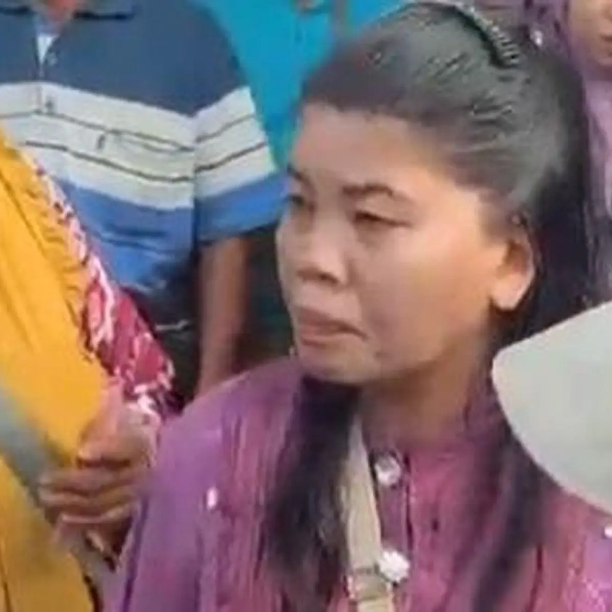 Emak-emak yang mengedarkan uang palsu di Tuban (Foto: Tangkapan layar)