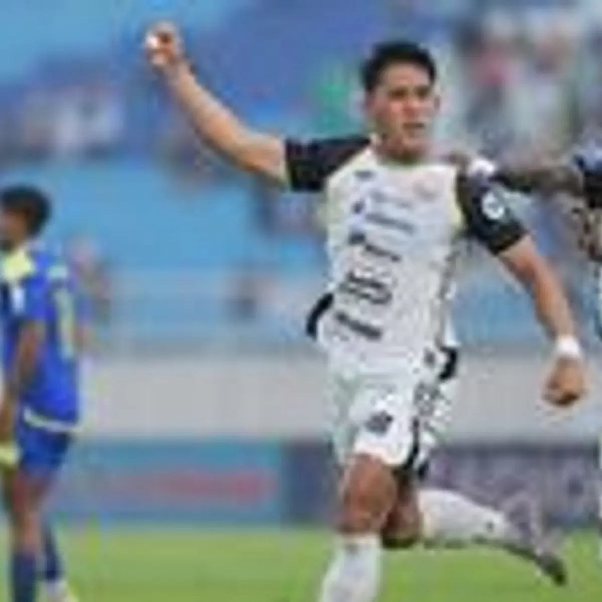 Tunggal putri, Korea Selatan, An Se Young, melakukan selebrasi setelah menjuarai Indonesia Open 2025 di Istora Senayan, Jakarta, Minggu, 8 Juni 2025. (Bola.com/M Iqbal Ichsan)