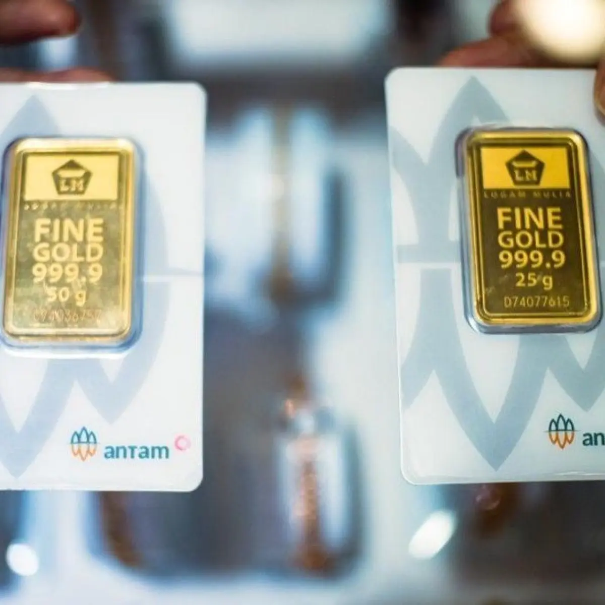 Harga Emas Antam Kembali Terkoreksi: Detail Perubahan dan Implikasinya bagi Investor 4 Mei 2026