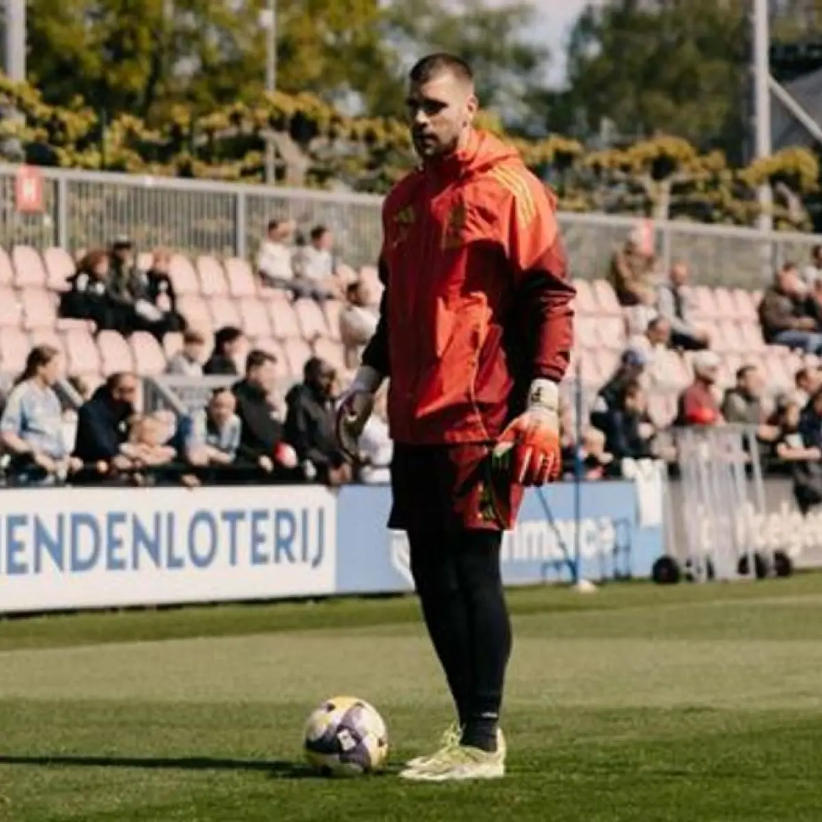 Sorotan Tajam Analis untuk Maarten Paes Pasca Ajax Ditahan Imbang PSV Eindhoven