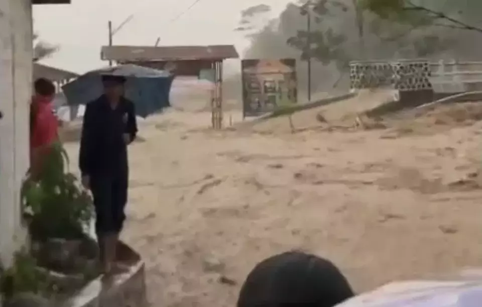 Ketinggian air di Kali Cipamingkis telah melebihi batas normal, Bogor siap siaga. (Istimewa)