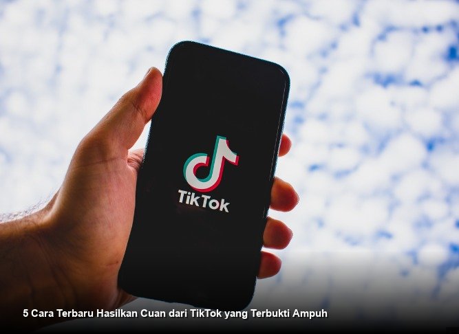 Ilustrasi smartphone menampilkan aplikasi TikTok dengan grafik pertumbuhan penghasilan yang meningkat dan notifikasi transfer uang masuk.