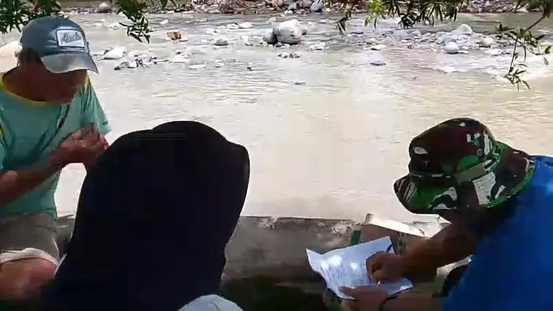 Pelayanan Tak Harus di Kantor: Cikahuripan Tetap Melayani Warga Meski Paska Banjir