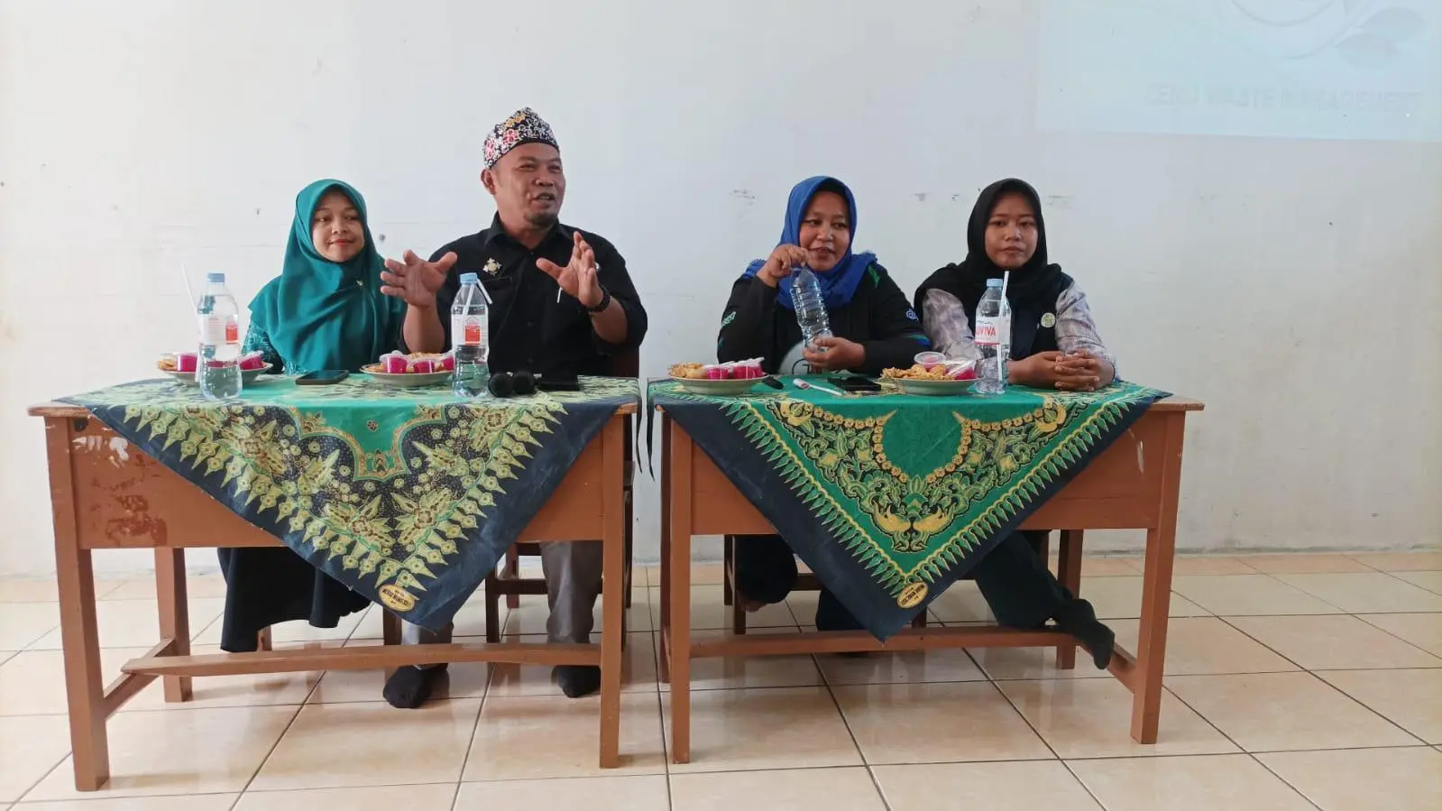 Pemdes Jalatrang Hadiri Sosialisasi Bank Sampah Yang Digelar Kampung Berseri Astra Babakan