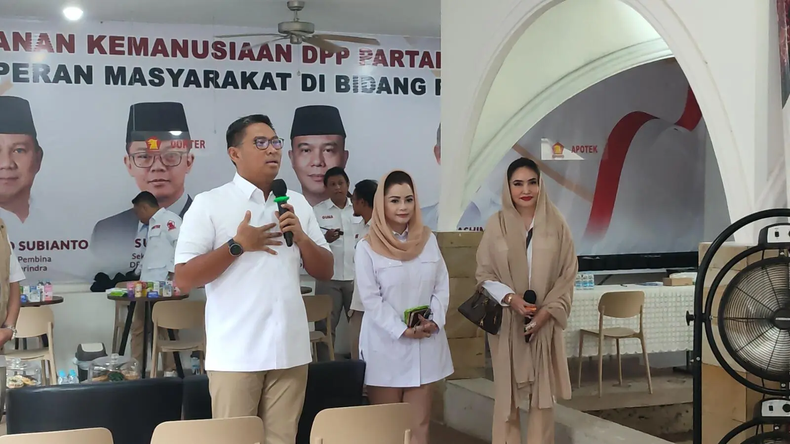 Wamentan Sudaryono Sapa Warga di Pengobatan Gratis Layanan Kemanusiaan DPP Partai Gerindra