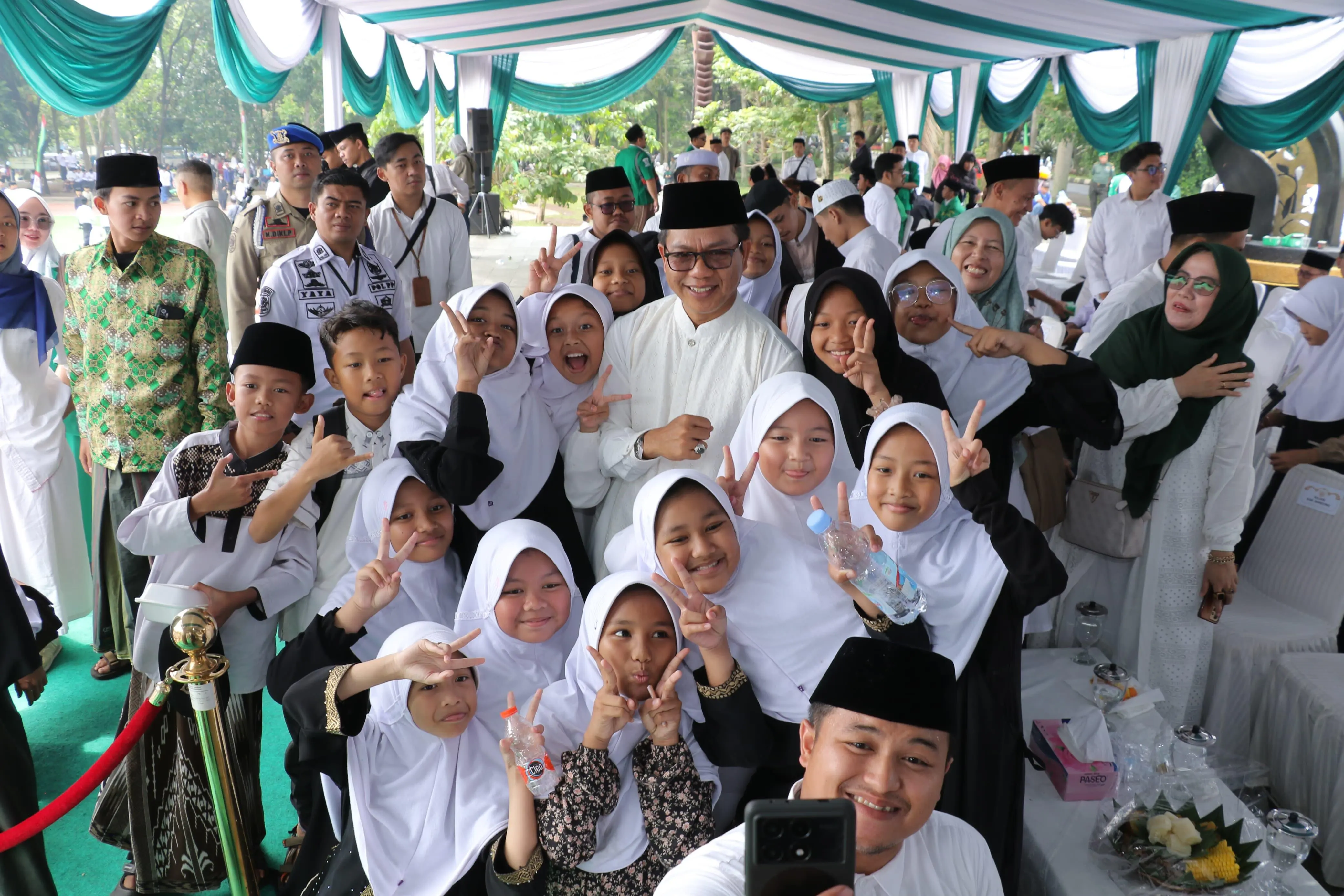 Bupati Bandung Tegaskan Komitmen Pemerintah untuk Perkuat Dunia Pesantren