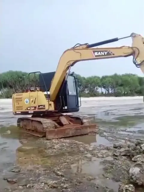 Viral! Alat Berat Hajar Karang di Minajaya, Warga: Laut Kami Dirusak