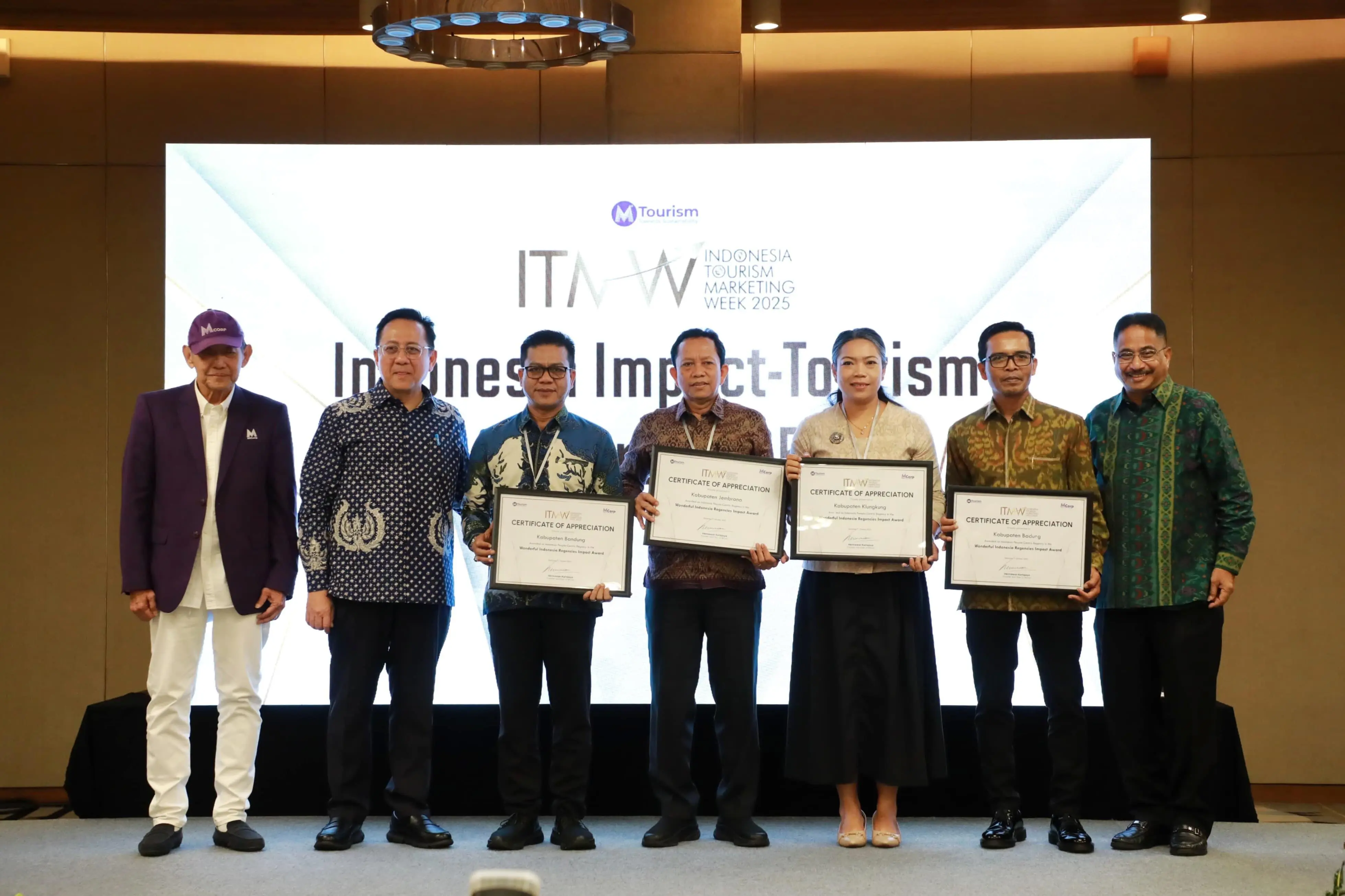 Kang DS Disorot di Ajang Nasional, Pemkab Bandung Dinobatkan Daerah Paling Pro-Rakyat!