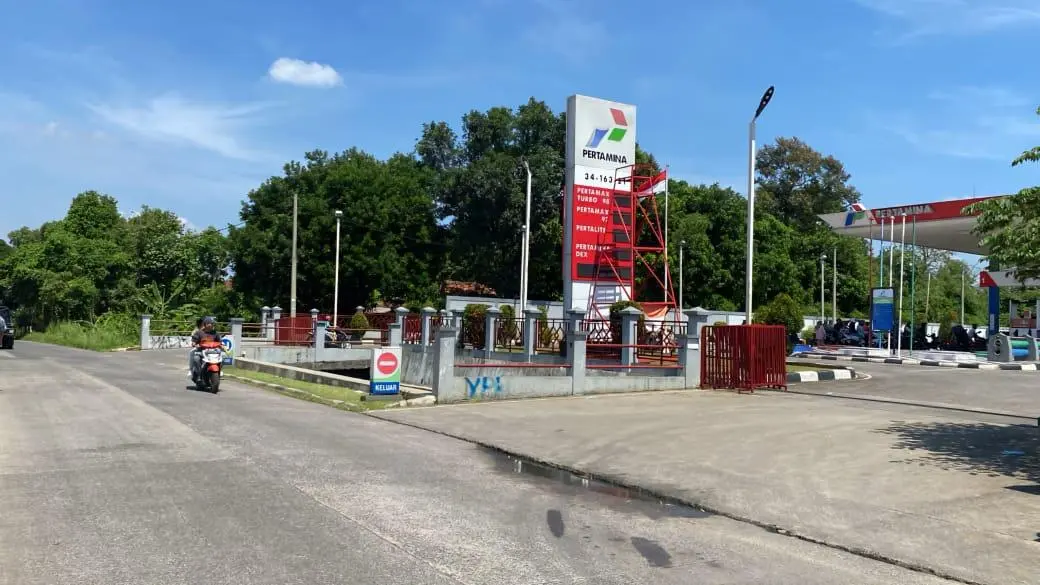 Warga Keluhkan Kosongnya Pertalite di SPBU Atang Sanjaya