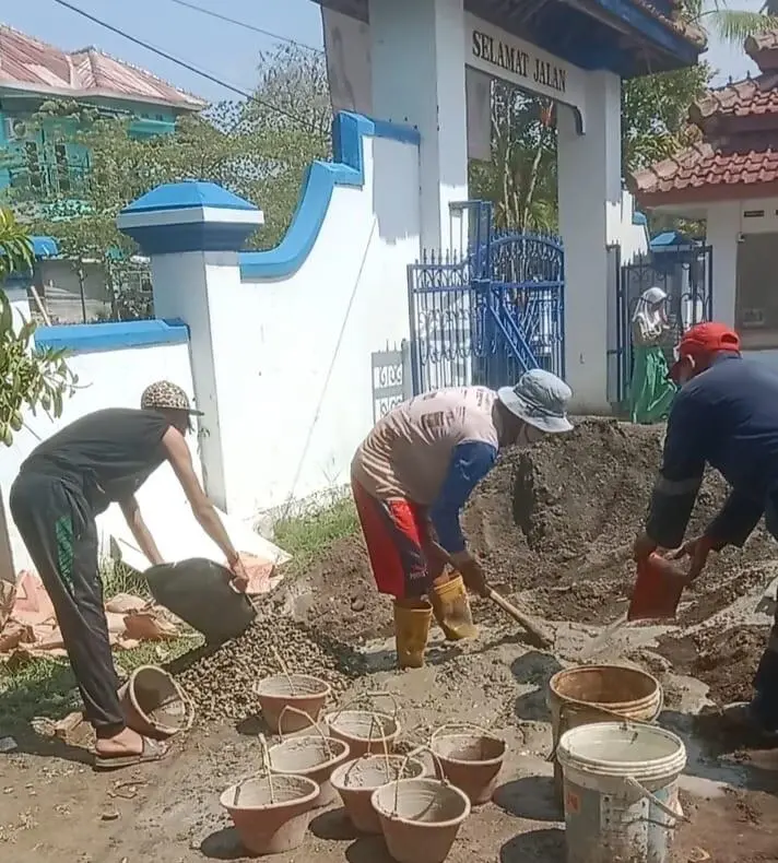 Proyek Rehab SMPN 1 Arahan Indramayu Diduga Langgar Standar, K3 Diabaikan!