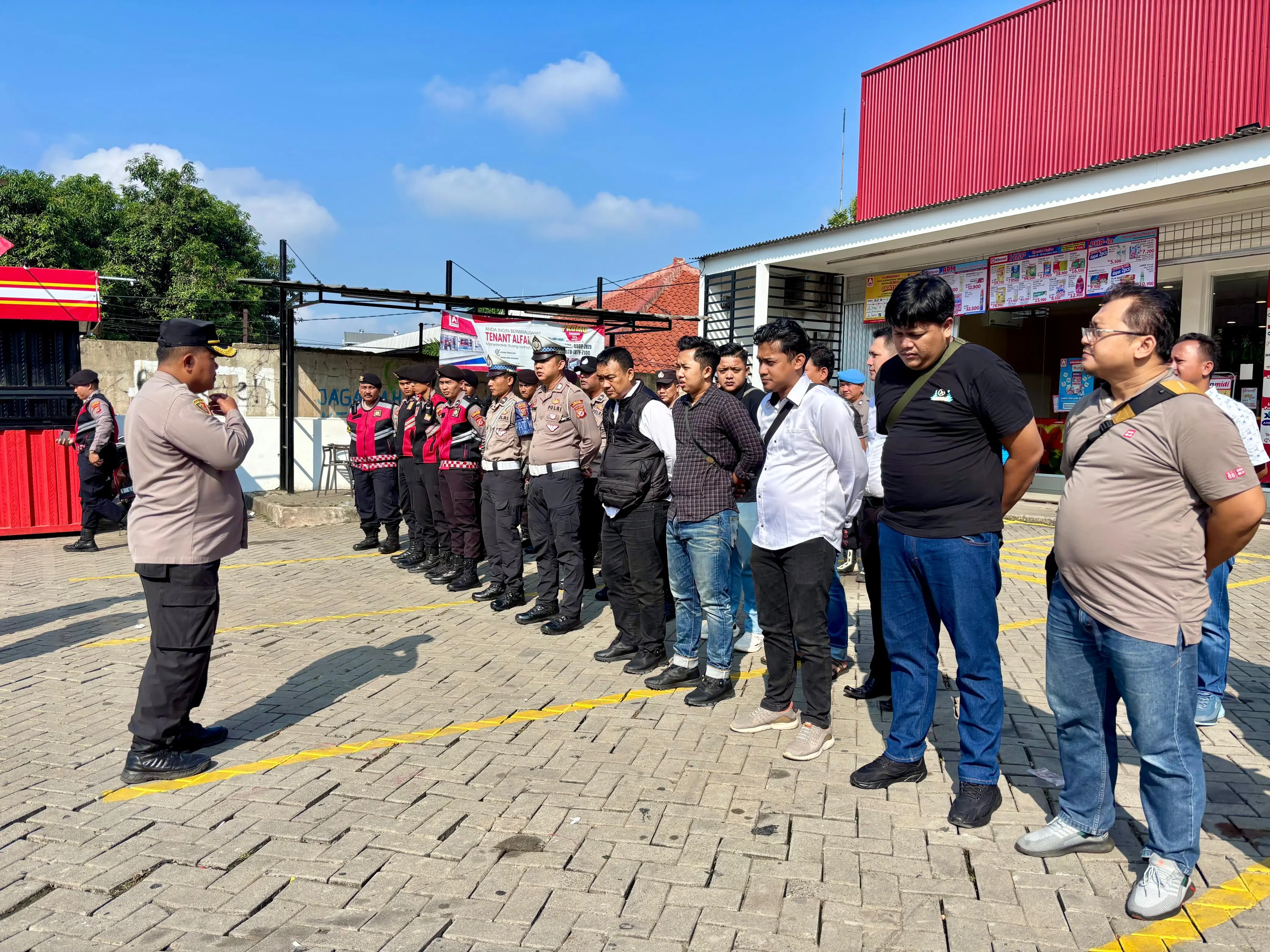 Betuk Pelayanan, Polres Purwakarta Lakukan Pengamanan Buruh Ke Jakarta