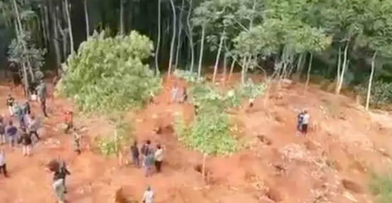 Tambang Emas Ilegal Gerogoti Perkebunan di Lengkong, Warga Resah Saat Musim Hujan