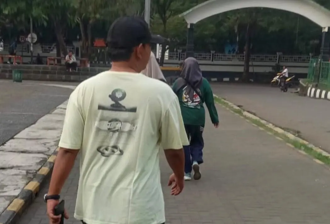 Jalan Pagi, Jalan Demokrasi: Bottom-Up Engagement ala Iman Adinugraha