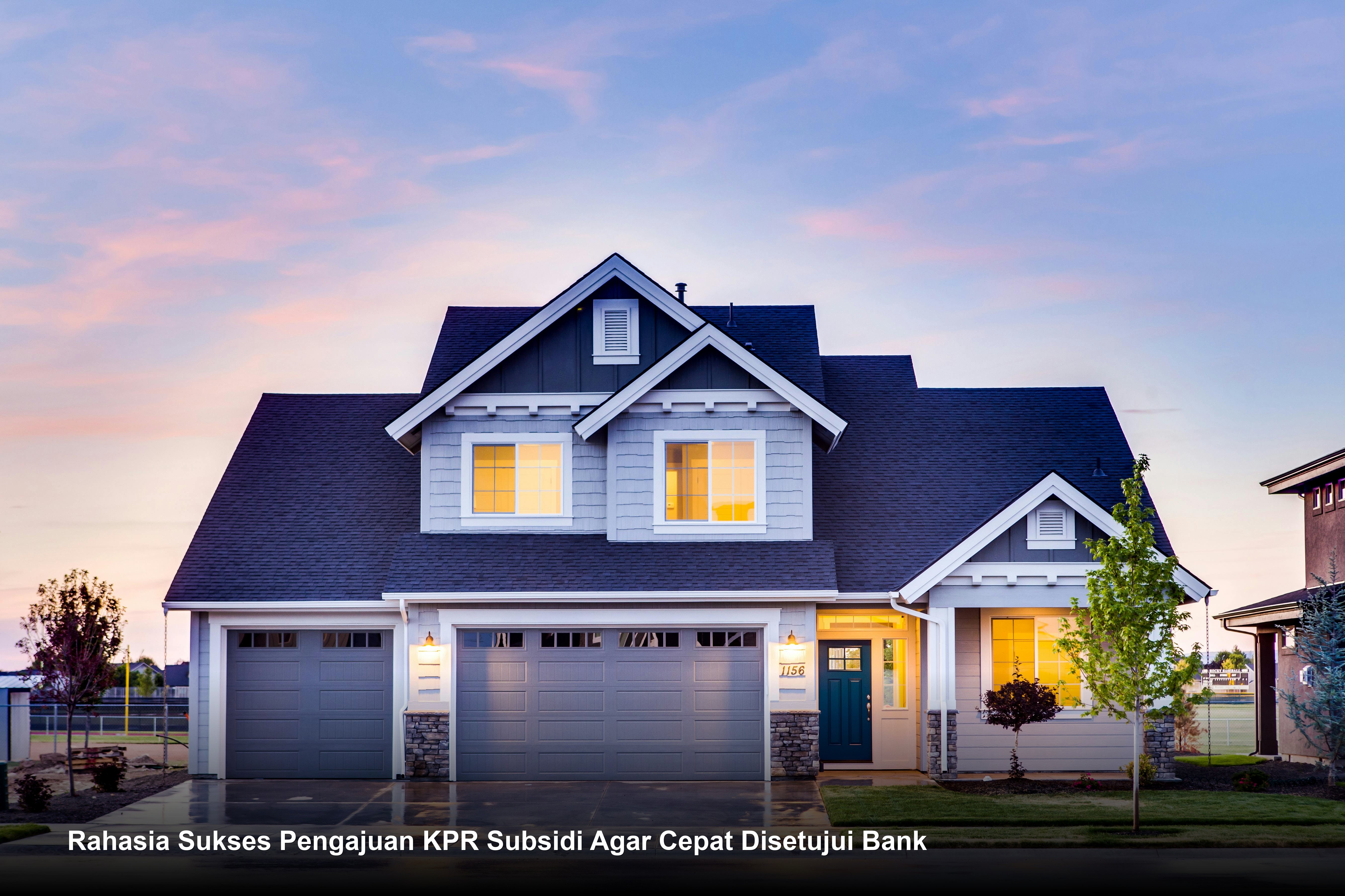 Visualisasi rumah minimalis modern tipe subsidi yang tertata rapi dengan lingkungan asri serta prosesi penandatanganan berkas akad kredit yang profesional.