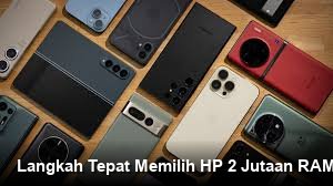 Deretan ponsel pintar dengan layar jernih diletakkan berdampingan untuk menunjukkan variasi desain di kelas harga dua jutaan.