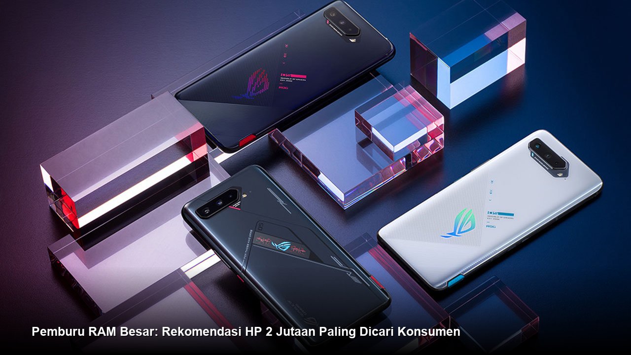 Tumpukan ponsel pintar modern dengan sorotan pada ikon kapasitas memori RAM yang besar.