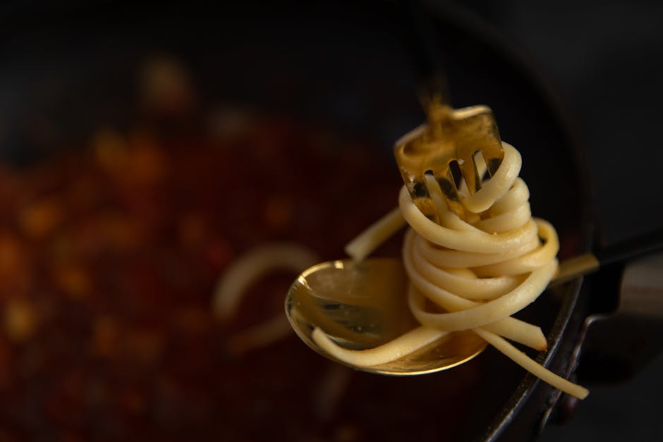 Berbagai macam jajanan pasar tradisional Indonesia yang disajikan dengan kemasan dan plating modern.