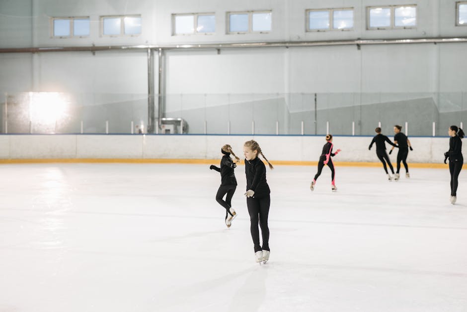 Atlet muda Indonesia sedang berlatih di pusat pelatihan nasional, menunjukkan fokus pada pengembangan fisik dan teknik dasar olahraga.