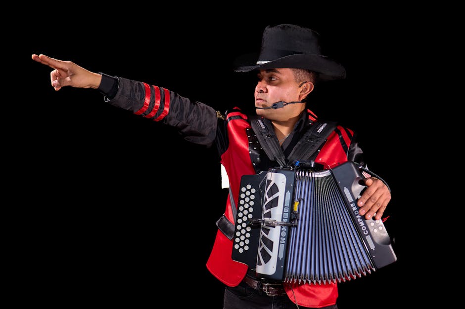 Seorang artis profesional sedang menatap layar ponsel, mencerminkan dilema antara panggung profesional dan tuntutan media sosial.