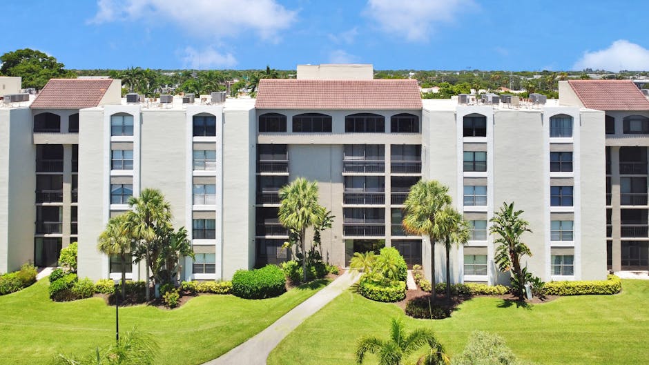 Ilustrasi seorang wanita sedang mengaplikasikan serum pada wajahnya sebagai bagian dari rutinitas perawatan kulit harian yang fokus pada hidrasi.